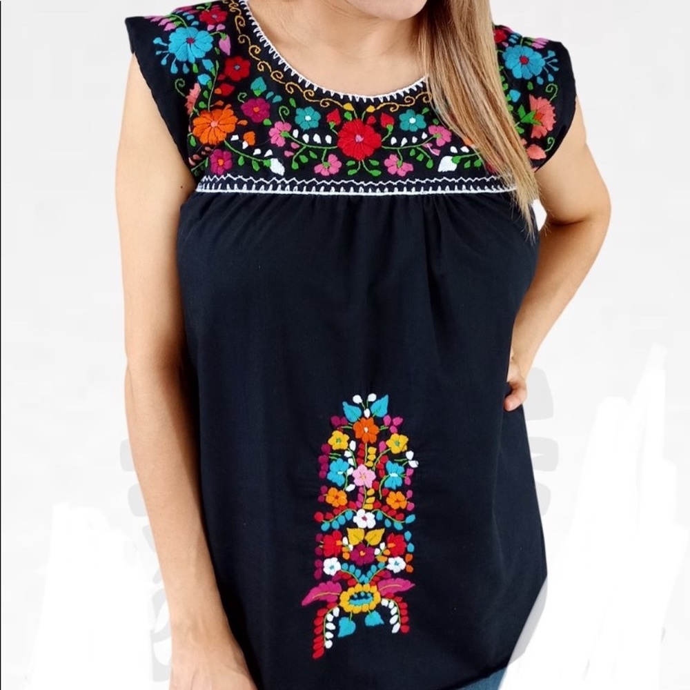 🌸 2 x $49 🌸  Hand embroidered Mexican tank top